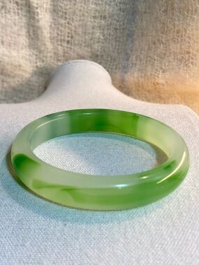 Green Jade-Style Glass Bangle Bracelet | Translucent Milky White/Emerald Swirl
